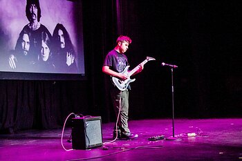 Robert Murphy, Guitar Player