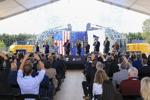 Lam Research President and CEO Tim Archer, U.S. Senator Jeff Merkley of Oregon, U.S. Congresswoman Suzanne Bonamici of Oregon, Oregon Secretary of State Tobias Read, senior leaders from Intel Corporation and Micron Technology, and other distinguished government, community and nonprofit leaders join together to break ground on Lam’s new Oregon lab in a ceremony today. Lam Research President and CEO Tim Archer, U.S. Senator Jeff Merkley of Oregon, U.S. Congresswoman Suzanne Bonamici of Oregon, Oregon Secretary of State Tobias Read, senior leaders from Intel Corporation and Micron Technology, and other distinguished government, community and nonprofit leaders join together to break ground on Lam’s new Oregon lab in a ceremony today.