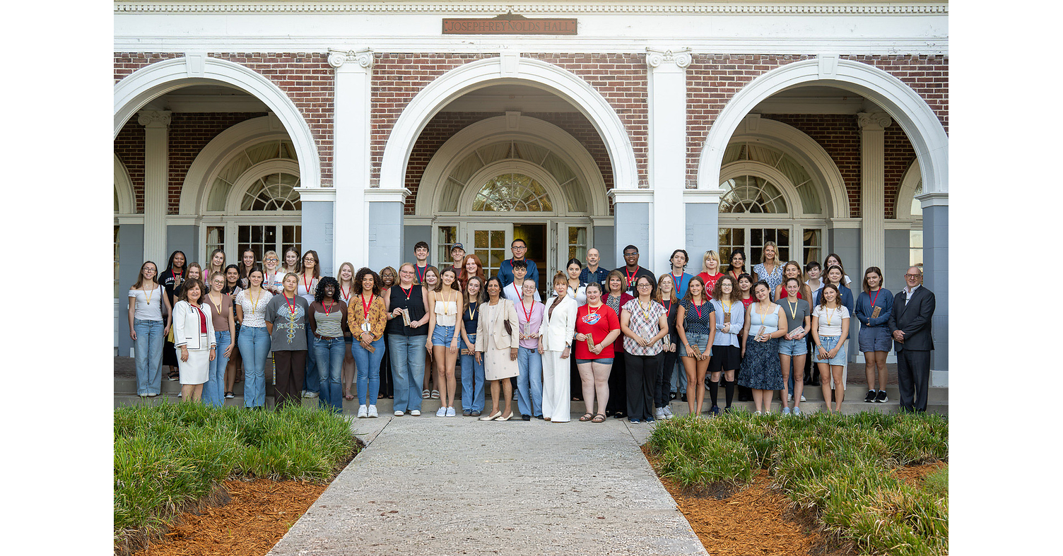 FLORIDA SOUTHERN COLLEGE EXPANDS HONORS PROGRAM INTO FULL HONORS COLLEGE