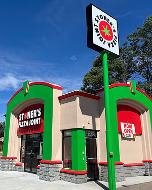 Stoner's Pizza Joint Officially Opens First Kansas Restaurant and Grows Denver Market to Five Locations