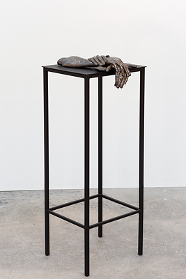 Leslie Fry, “Release,” from the series “Holding On,” 2025. Ceramic with glaze on painted steel base, 43 x 21 x 14 in. Weatherspoon Art Museum. Gift of the artist; 2026.4ab © Leslie Fry, photograph by Lindsay Raymondjack, courtesy of the artist. Courtesy of the artist and Asya Geisberg Gallery. Photo by Etienne Frossard.