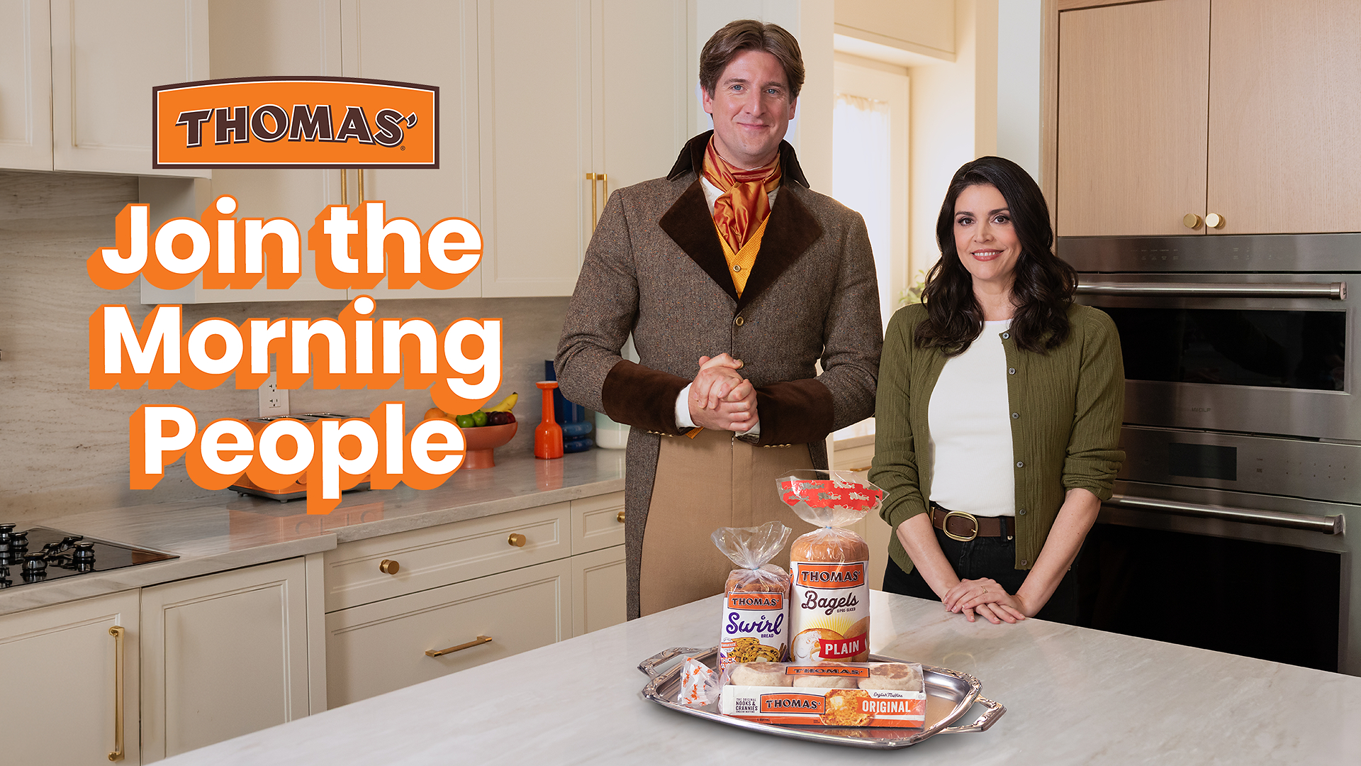 Thomas'® and Cecily Strong Challenge America to Savor Breakfast and "Join the Morning People"