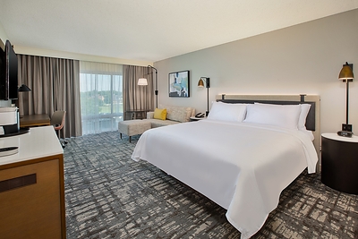 The hotel’s renovated king guest rooms offer modern accommodations with comfortable seating, a workspace and refreshed design details.