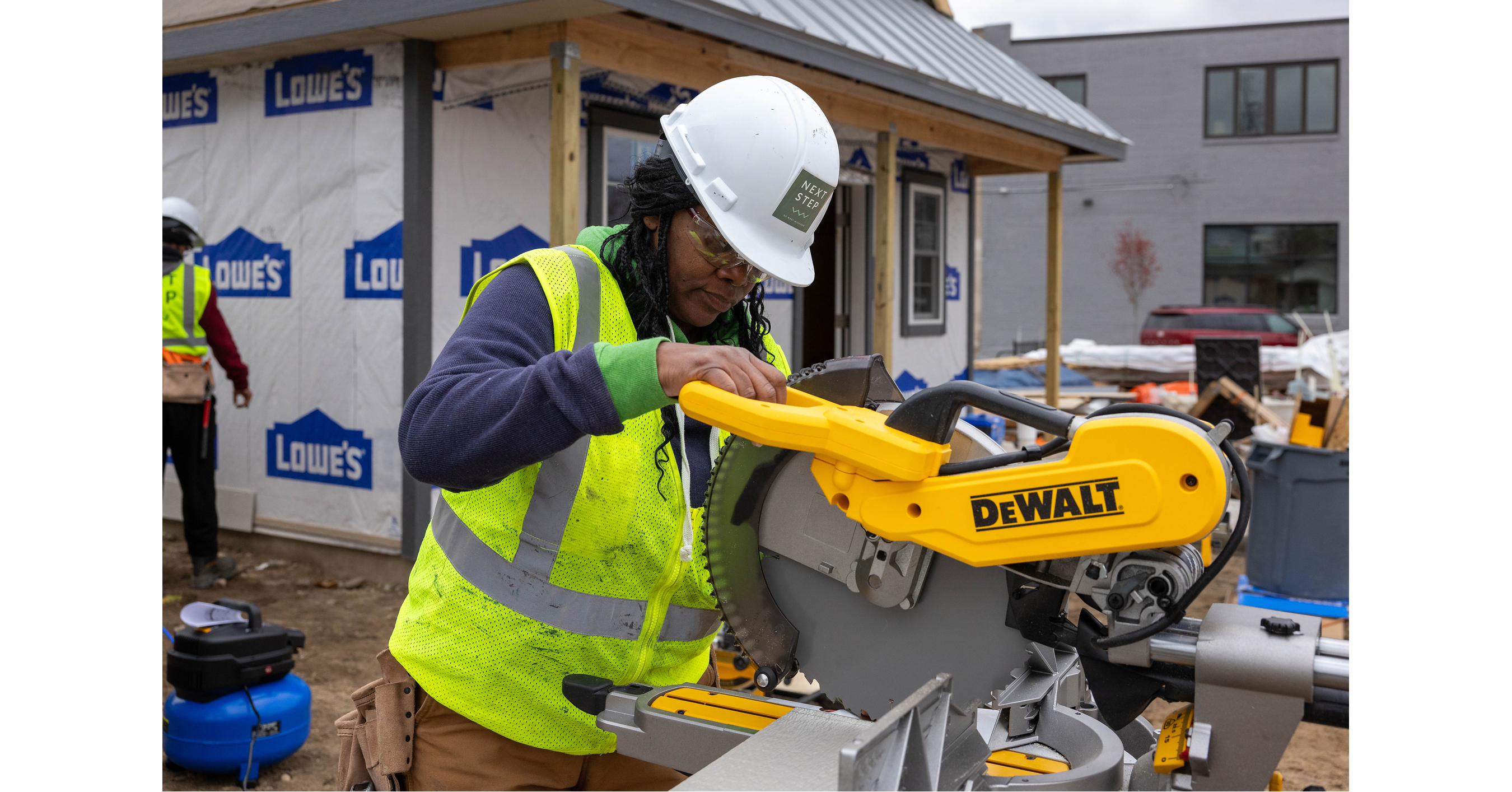 La Lowe's Foundation pone en marcha la mayor coalición del país dedicada a los oficios cualificados, junto con NVIDIA, AT&T, Bank of America, Carrier, General Motors, DEWALT y Duke Energy, con el objetivo de ayudar a formar y desarrollar a un millón de personas para el mercado laboral estadounidense