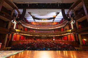 TEATER BESAR TAMAN ISMAIL MARZUKI SEDERHANAKAN ALUR KERJA WIRELESS DENGAN SENNHEISER SPECTERA