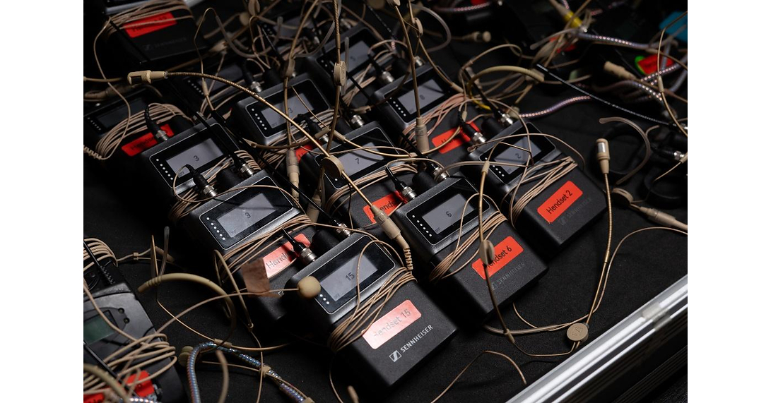 TEATER BESAR TAMAN ISMAIL MARZUKI SEDERHANAKAN ALUR KERJA WIRELESS DENGAN SENNHEISER SPECTERA