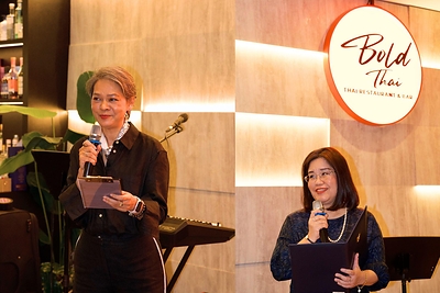 H.E. Mrs. Waraphannee Damrongmanee, the Ambassador of Thailand to Singapore, alongside the Thai delegation, and Mrs. Natama Koonpol, Director of the Thai Trade Center in Singapore.