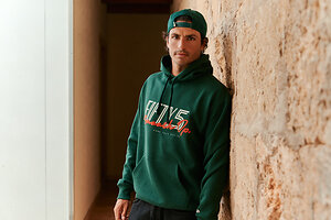 NEW ERA UNVEILS HEADWEAR AND APPAREL COLLABORATION WITH TEAM FIFTY5, BY CARLOS SAINZ