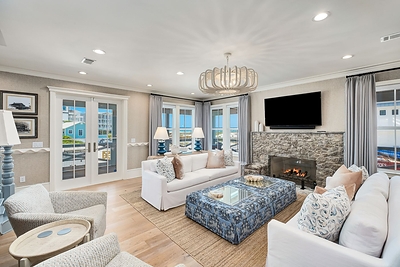 What makes the Grayton House especially compelling is the way it lives. Rather than relying on a single defining space, the home unfolds through a series of inviting indoor and outdoor living areas, allowing family and guests to gather naturally, enjoy real space, and move through the day with ease. The layout feels intentional. 