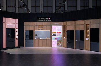 The Fit & Max Solution zone showcases how the lineup maximizes space without compromising capacity, with refrigerators designed for a sleek, built-in look with flexible storage. The Fit & Max Solution zone showcases how the lineup maximizes space without compromising capacity, with refrigerators designed for a sleek, built-in look with flexible storage.