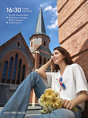 V80 Lite 5G's Check-in watermark feature stamps photos with time and location details, perfect for documenting work and travel.