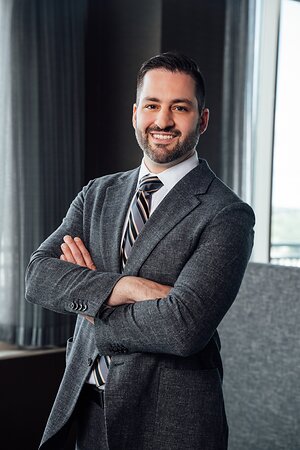 Board-Certified Plastic Surgeon Dr. James M. Economides Opens Boutique Practice in Chevy Chase, Introduces Advanced Laser Program