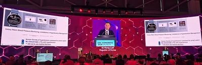 Professor Ki-Hong Lee of the Department of Cardiology at Chonnam National University Hospital presents clinical research outcomes of the ring-type blood pressure monitor ‘CART’ in atrial fibrillation (AF) patients during a Digital Health Session at ESC 2026 on August 29.