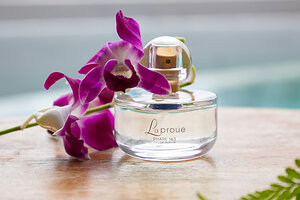 La Proue Makes Its Hollywood Debut at the 78th Emmy® Awards Official Giving Suite™