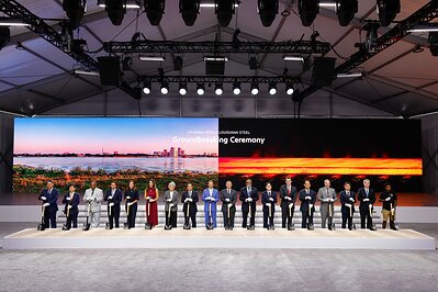 (From left) Gang Hyun Seo, Hyundai Motor Group President; Kwang-moo Kim, Senior Executive Vice President; Leroy Sullivan, Mayor of Donalsonville; José Muñoz, President and CEO of Hyundai Motor Company; Susan Bourgeois, Louisiana Economic Development Secretary; Julia Letlow, U.S. Representative; Kyung-wha Kang, South Korean Ambassador to the U.S.; In-hwa Chang, POSCO Group Chairman; Jeff Landry, Louisiana Governor; Euisun Chung, Hyundai Motor Group Executive Chair; Troy Carter, U.S. Representative; Jung-kwan Kim, Korea’s Minister of Trade, Industry and Resources; William Kimmitt, U.S. Under Secretary of Commerce for International Trade; Bo-Ryong Lee, President and CEO of Hyundai Steel; Clint Cointment, Ascension Parish President; Ho Sung Song, President and CEO of Kia Corporation; Sung Kim, Hyundai Motor Group President; Cortaz Johnson, Student of River Parishes Community College (RPCC) This image opens in the lightbox