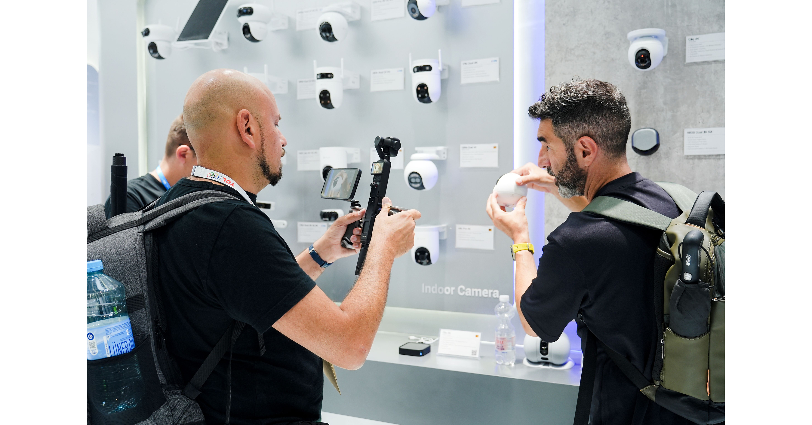 Au salon IFA 2026, EZVIZ lance la prochaine étape vers une sécurité domestique intelligente, sans limites et ultramodulable avec ses caméras sur batterie à double et triple objectif et ses innovations dans le domaine de lIA Au salon IFA 2026, EZVIZ lance la prochaine étape vers une sécurité domestique intelligente, sans limites et ultramodulable avec ses caméras sur batterie à double et triple objectif et ses innovations dans le domaine de lIA