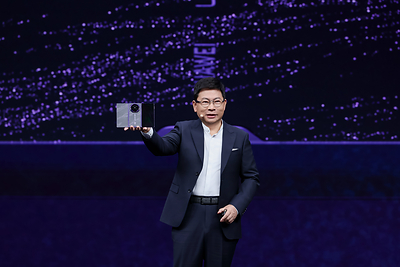 HUAWEI Mate XT 2 Debuts: First with LogicFolding Tau Chip