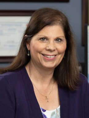 Hearing Expert Linda Gonya-Hartman, Au.D. Shares the Differences Between Professional & Online Hearing Tests in HelloNation