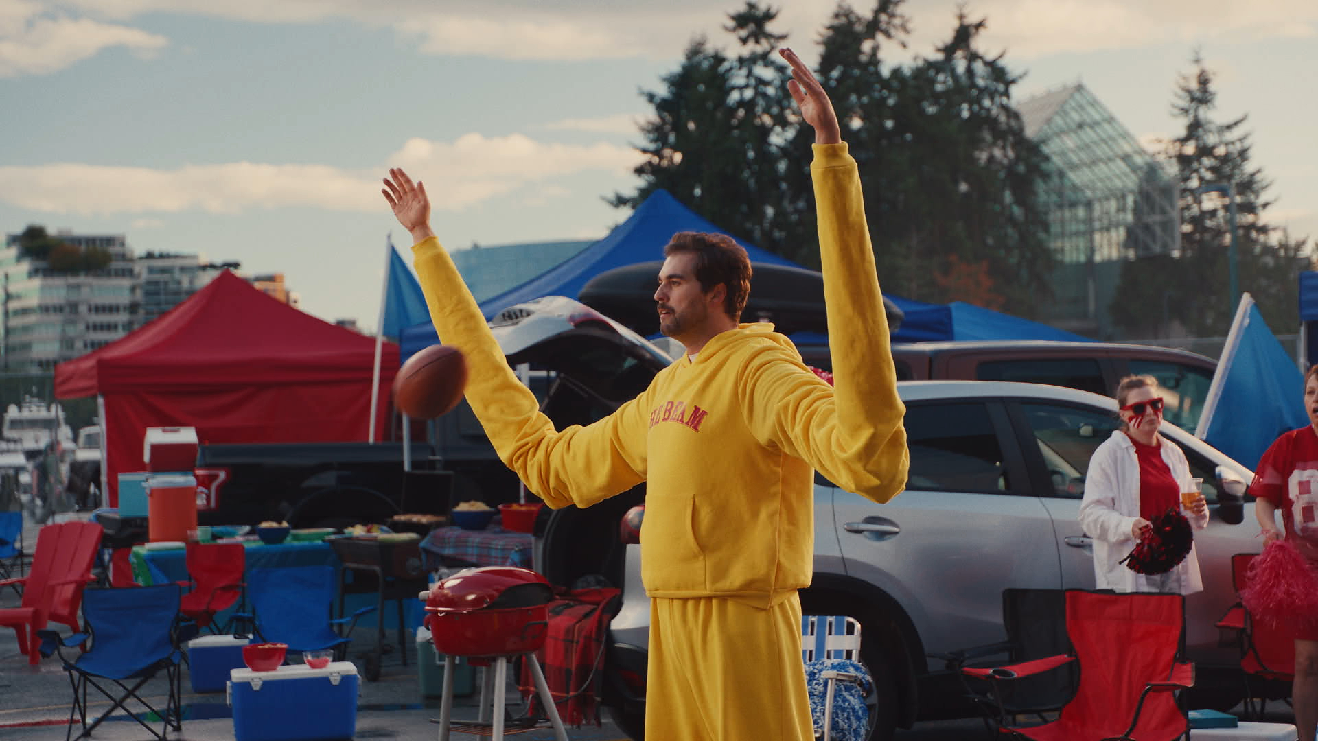 JIM BEAM® TEAMS UP WITH BEN MARSHALL AND KAI FORBATH TO LAUNCH "HIT THE BEAM" CAMPAIGN, RALLYING FOOTBALL FANS TO CELEBRATE EVERY "DOINK"
