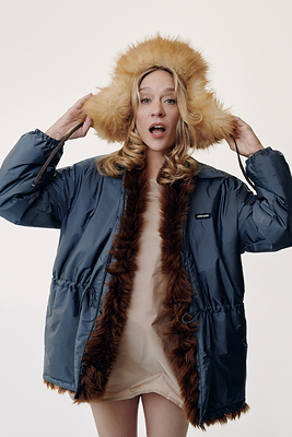 MYTHERESA FALL/WINTER 2026 CAMPAIGN
FEATURING CHLOË SEVIGNY 