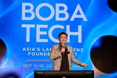 康斯特科技共同創辦人暨執行長蔡明志於 Boba Tech Summit 2026 以「Act Before I Regret」為題發表專題演講。（圖／康斯特科技提供）