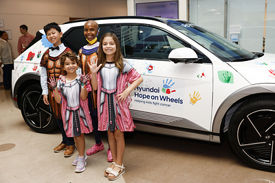 The Mark of a Warrior comes to life through approximately 42 Hyundai Hope on Wheels handprint ceremonies, check presentations, Warrior Gown deliveries and more than 100 community blood drives across the country.