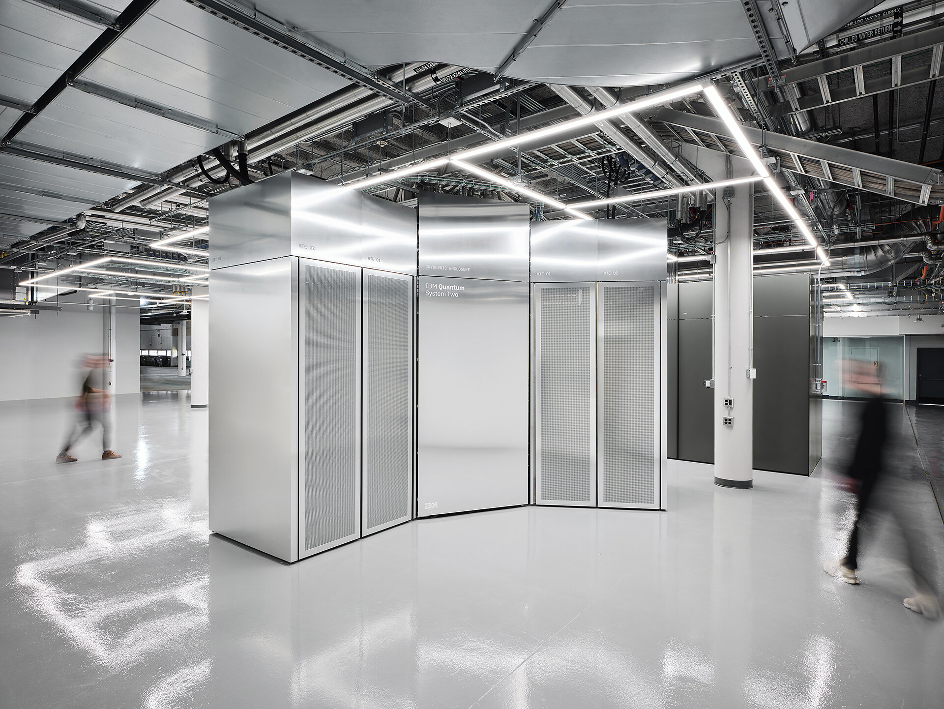 IBM, Lockheed Martin Announce Swiss Quantum Innovation Hub at ETH Zurich, Anchored by Switzerland's First IBM Quantum Computer miniatura