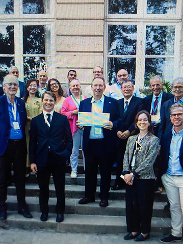 PARIS, FRANCE (Sept 4, 2026): Cuprum Metals Founder and CEO, Roger Pettman (Center), accepting the Grand Prix Scale-Up Award PARIS, FRANCE (Sept 4, 2026): Cuprum Metals Founder and CEO, Roger Pettman (Center), accepting the Grand Prix Scale-Up Award