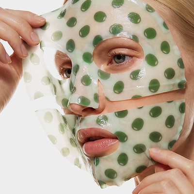 F97 Deep Glow Hydrogel Face Mask | A waterless hydrogel mask built on olive fruit juice instead of water, with sodium hyaluronate for lasting moisture. As the essence absorbs, the mask gradually turns transparent — and skin is left feeling smoother, softer, and refreshed.
