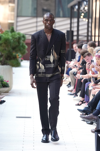 HIROMI ASAI Spring/Summer 2026 menswear, combining Japanese Kimono textile artistry with contemporary tailoring, presented at New York Fashion Week in September 2025. HIROMI ASAI Spring/Summer 2026 menswear, combining Japanese Kimono textile artistry with contemporary tailoring, presented at New York Fashion Week in September 2025.