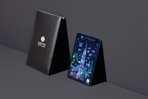 LOTTE HOTEL REWARDS Exclusive Travel Pass, designed with traditional mother-of-pearl and longevity motifs LOTTE HOTEL REWARDS Exclusive Travel Pass, designed with traditional mother-of-pearl and longevity motifs