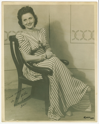 Rose Ouellette. Vers 1930. Fonds Rose Ouellette, Archives nationales à Montréal. Photo : Maurice Photo. Rose Ouellette. Vers 1930. Fonds Rose Ouellette, Archives nationales à Montréal. Photo : Maurice Photo.