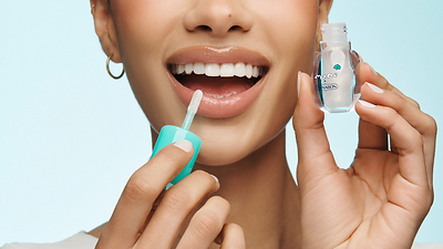 MANE AND CINNABON® JOIN FORCES TO LAUNCH A SWEET, LIMITED-EDITION LIP GLOSS BEAUTY KIT 