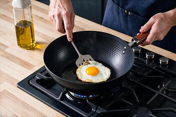 Easy release for egg
