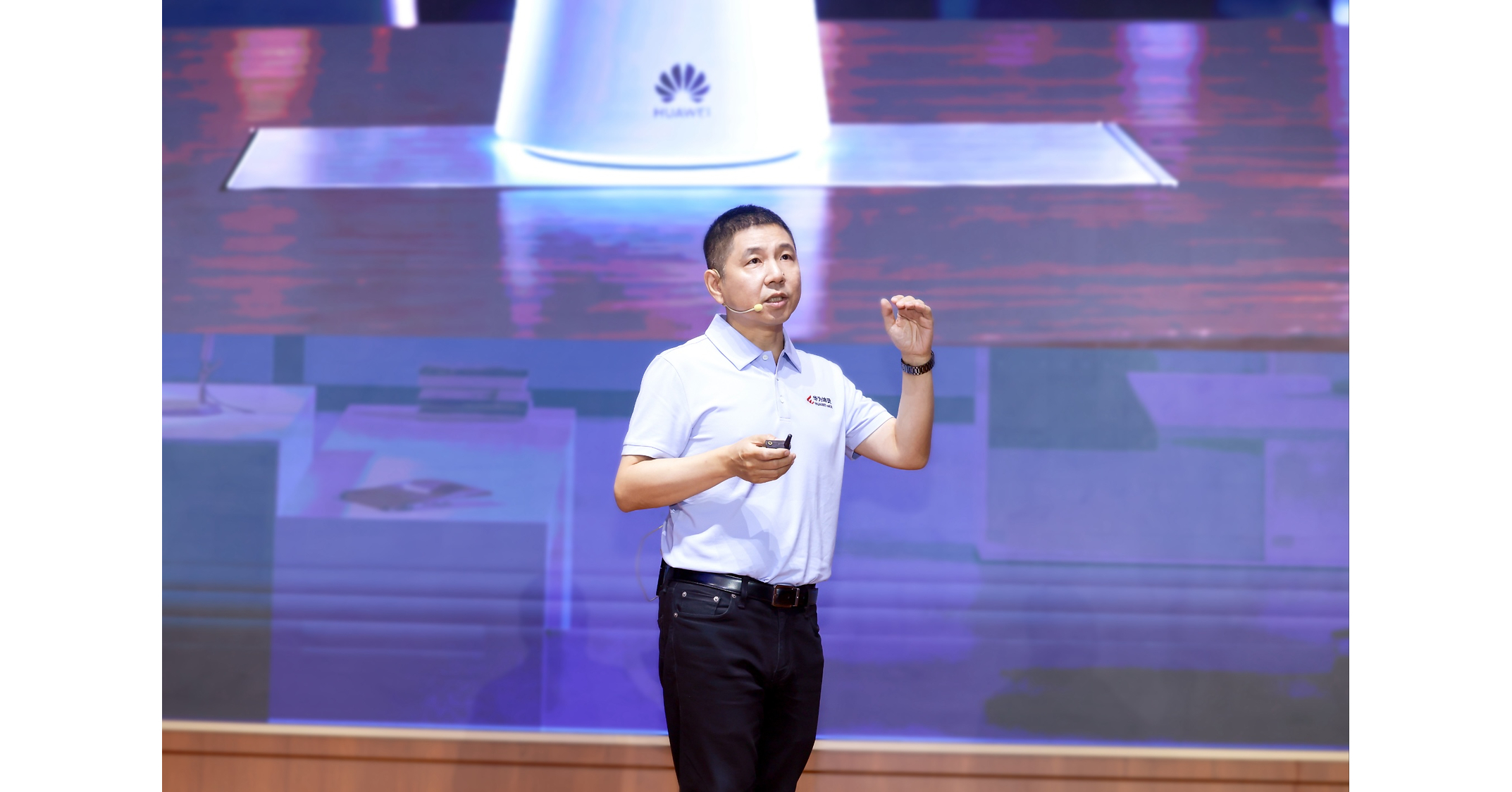 HUAWEI eKit Luncurkan Intelligent Office Solution 2.0, Hadirkan Akses Teknologi Cerdas bagi UKM