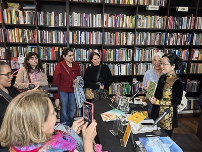 Se celebra en Santiago de Chile un salón de poesía femenina con una perspectiva intercultural