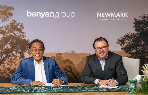 From Left: Banyan Group Founder and Executive Chairman Ho Kwon Ping, Newmark Hotels & Reserves Founder and Chief Executive Officer, Neil Markovitz This image opens in the lightbox