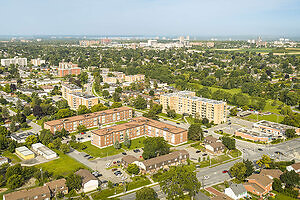 Woodland Capital and Forum Acquire 826-Unit Parkwood Hills Portfolio in Ottawa