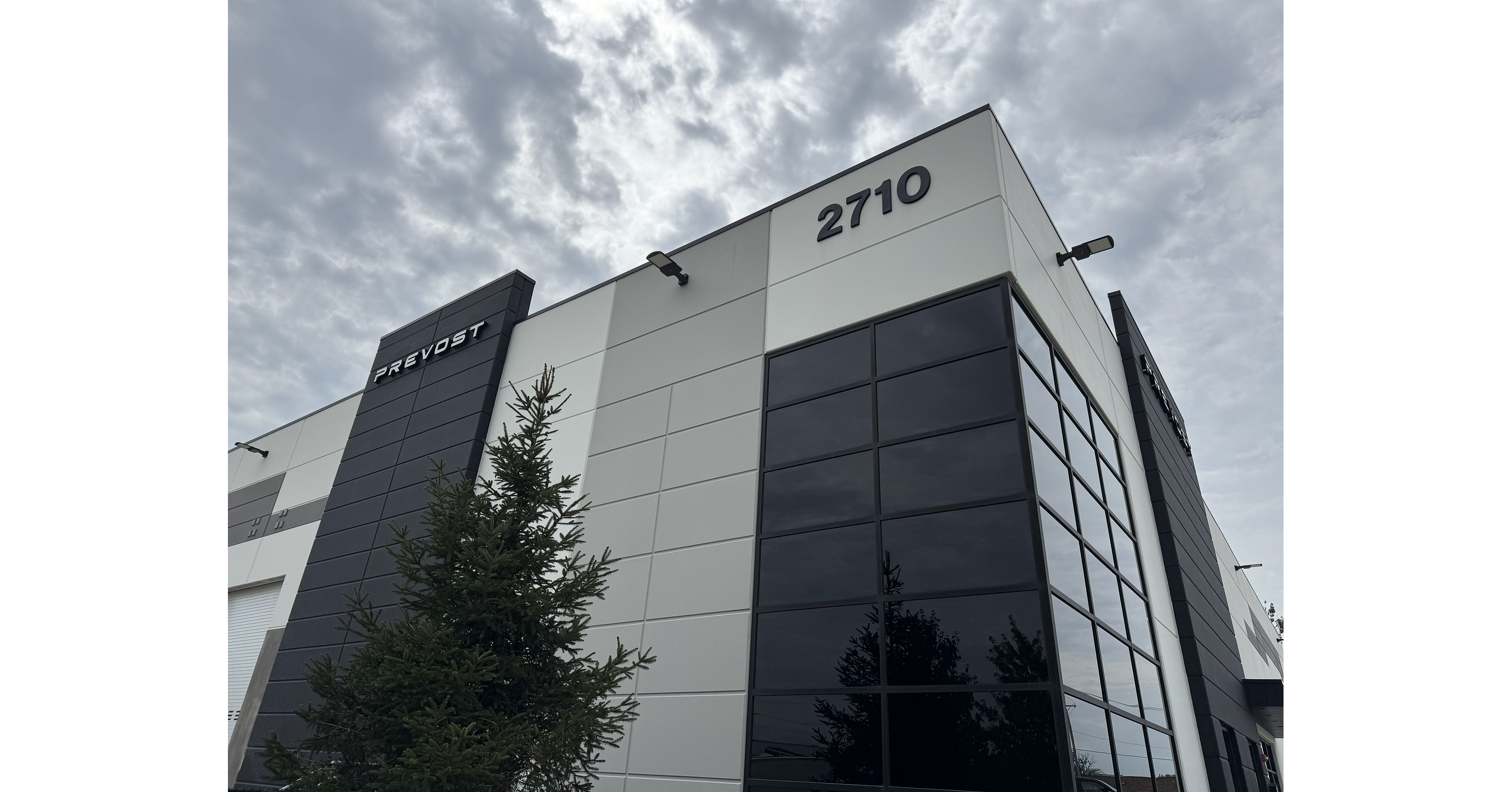 Prevost Opens Major New Service Hub in Illinois