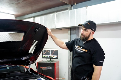 Behind the Scenes at MaXpeedingRods: U.S. Product and Market Strategy Director Andrew Wagoner Visits HQ