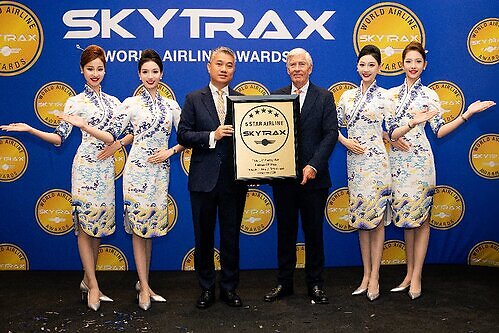 Zhu Tao, Vice President of HNA Aviation Group and Chairman of Hainan Airlines, attended the ceremony This image opens in the lightbox