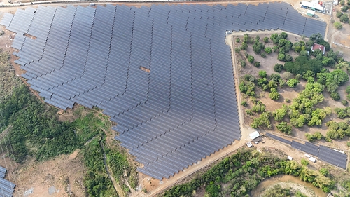 Aerial view of PetroGreen’s 25 MWp Bugallon Solar Power Plant in Pangasinan, Philippines, featuring Trinasolar Vertex N solar modules. Credit: PetroGreen Energy Corporation