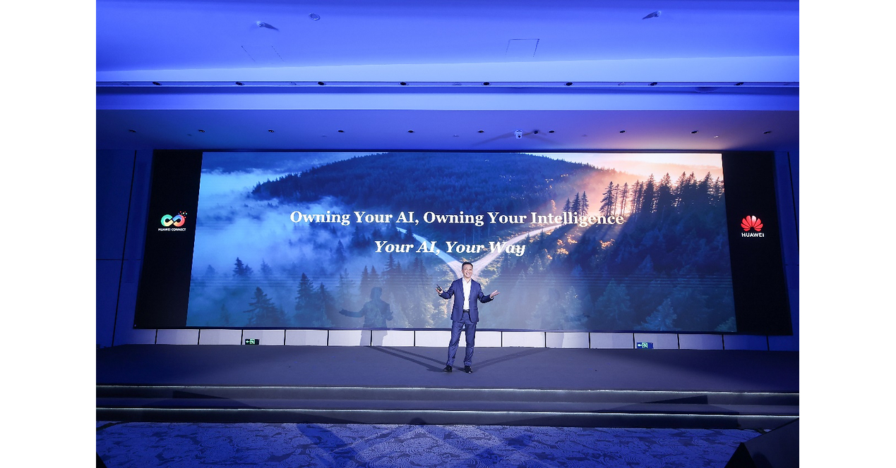 Huawei Launches Fintelligent AI Solution to Help Global Financial Institutions Realize Own Your AI, Own Your Intelligence Huawei Launches Fintelligent AI Solution to Help Global Financial Institutions Realize Own Your AI, Own Your Intelligence