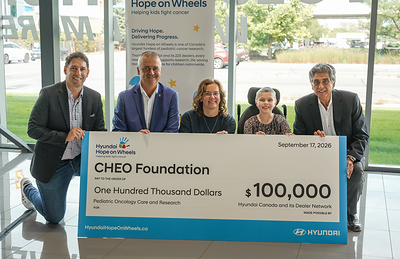Deux cérémonies pour L'espoir sur roues de Hyundai. Deux braves enfants. Une mission : mettre fin au cancer infantile
