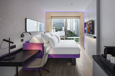 First Class King room at YOTEL Bangkok Sukhumvit. YOTEL Bangkok Sukhumvit will be an integral part of Cloud 11, the Thai capital’s new creative landmark. 