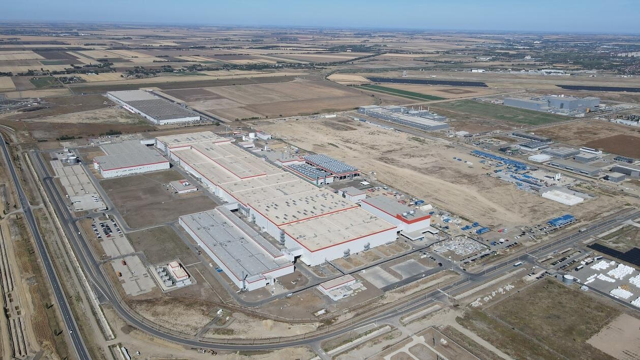CATL inicia la producción de prueba de celdas de batería en Hungría