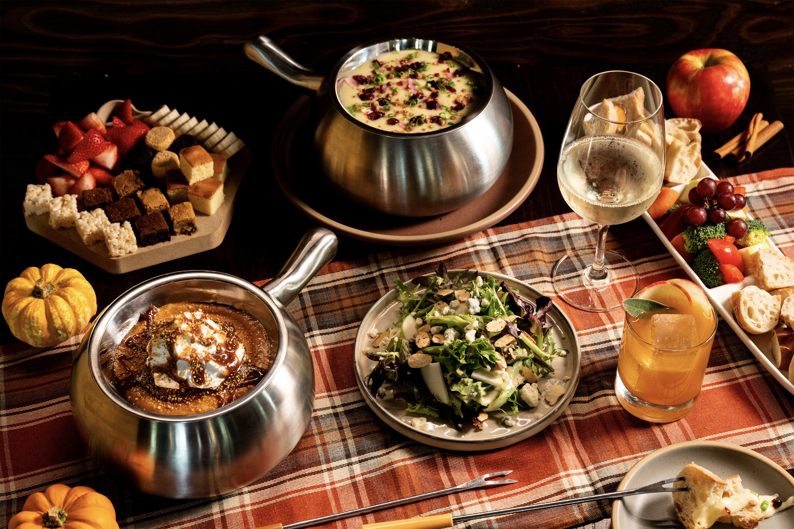 MELTING POT INVITES GUESTS TO "FONDUE INTO FALL" WITH SEASONAL MENU AND THE ULTIMATE FONDUEGIVING FEAST GIVEAWAY
