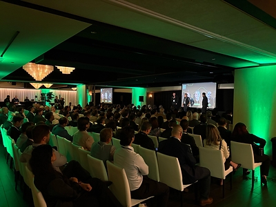 Nearly 250 leaders experiencing Falconi EDGE and curated presentations