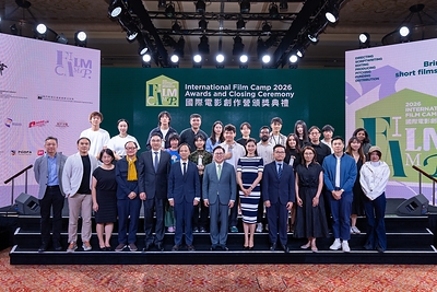 The 16 participants of the International Film Camp 2026, along with guests of honour, attend the camp’s awards and closing ceremony at The Londoner Macao Tuesday. For the third consecutive year, the company has sponsored the project, bringing this exchange platform—a gathering place for international veteran filmmakers and emerging Asian film talents—to Macao, thereby promoting the professionalization and internationalization of the local film industry, enhancing Macao’s international cultural influence, and contributing to Macao’s development as a City of Performing Arts and the city’s diversified development.