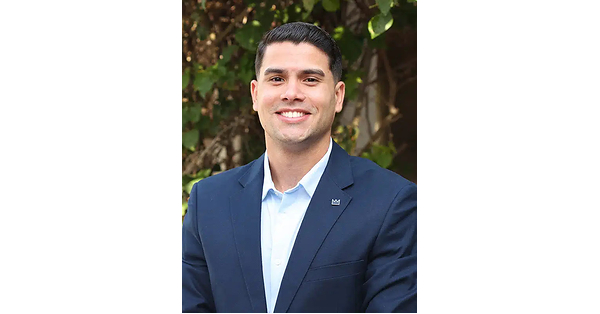 Cosmetic and Restorative Dentist Dr. Holmes Galiano Joins Jupiter Smiles Dentistry